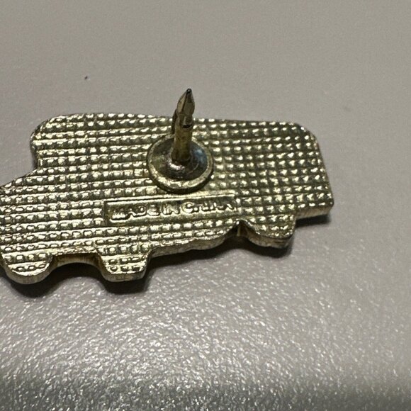 VINTAGE Enamel Yellow SCHOOL BUS PIN Brooch Driver Crossing Guard - Picture 4 of 4